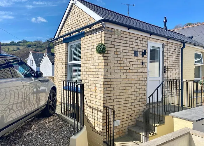 \'The Loft\' - Apartment By The Sea